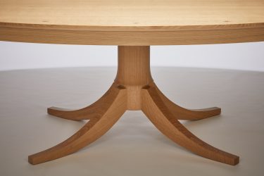 oval oak dining table detail 2